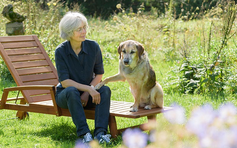 Heilpraktikerin und Tierheilpraktikerin Dr. iur. Ricarda Dill