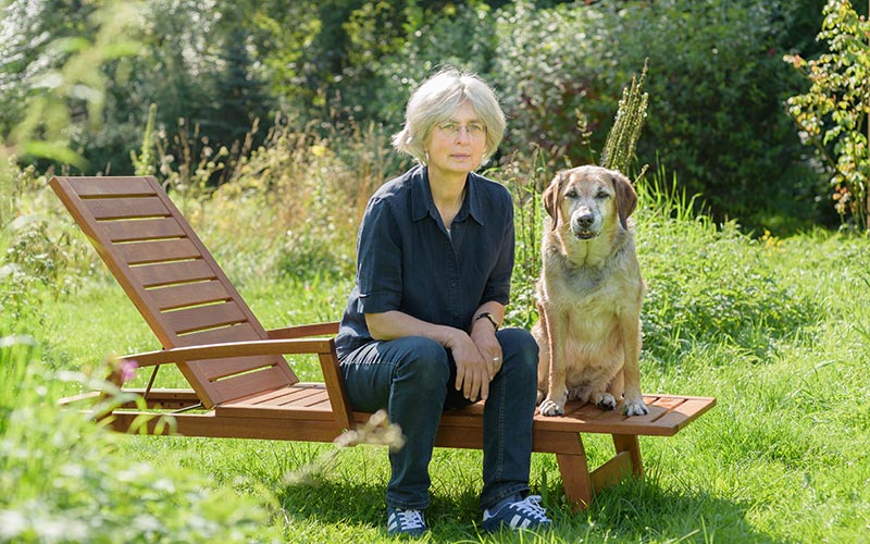 Heilpraktikerin und Tierheilpraktikerin Dr. iur. Ricarda Dill